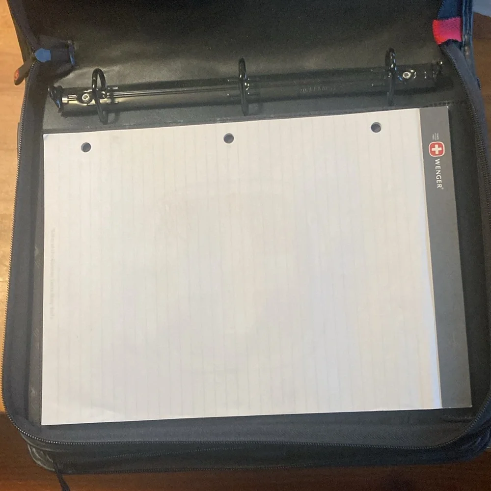 Wenger Swiss Gear LEATHER NYLON Binder Black The Centra Folio Black Laptop